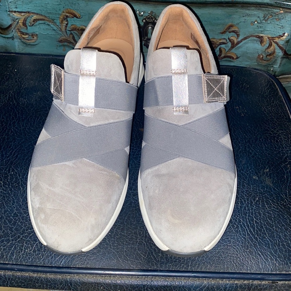 women’s clark’s unstructured suede slip on sneaker